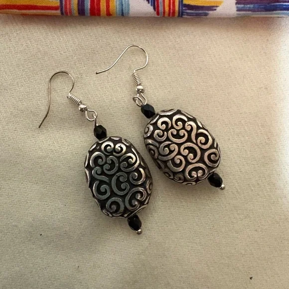 Brighton Earrings with Colorful Heart Pouch - Picture 14 of 14